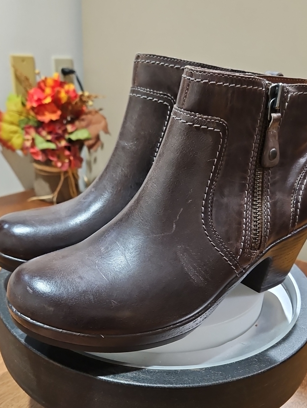 Women's Brown Leather Ankle Booties with Side Zip - Picture 8 of 14